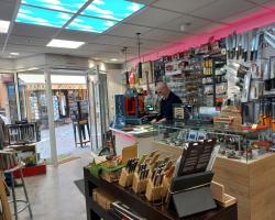 Knife Shop