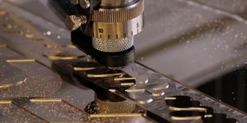Engrave large letters and logo with ISx000