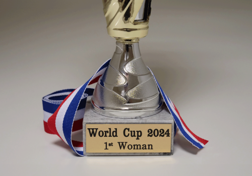 Engraved trophy with M20 X